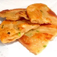 Snapdishの料理写真:flaky pan-fried scallion pancakes|proudaさん