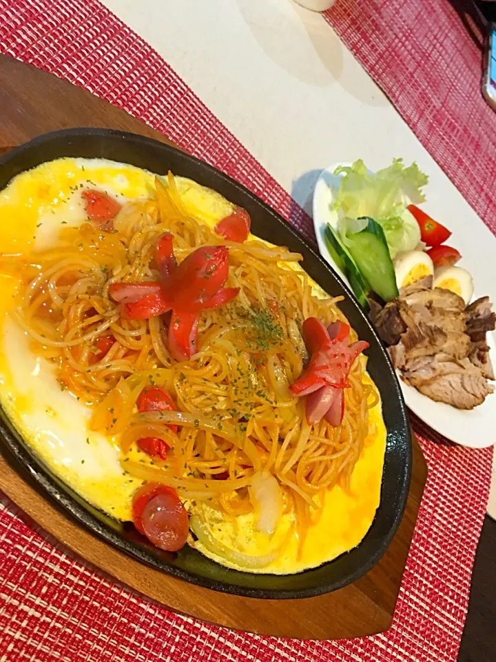 Snapdishの料理写真:赤ウィンナーでナポリタン🎵|kiyoさん