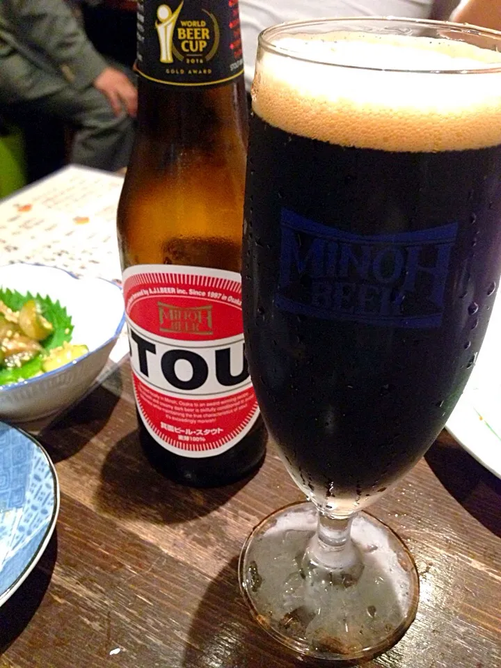 ビール3杯目はこっくりスタウト。|しらこさん