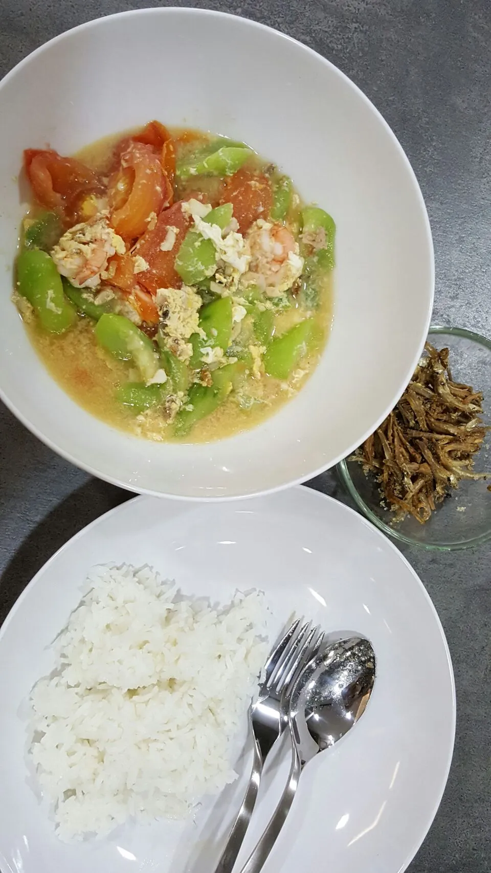 luffa with tomato and Prawn|Esther Eliz Limさん