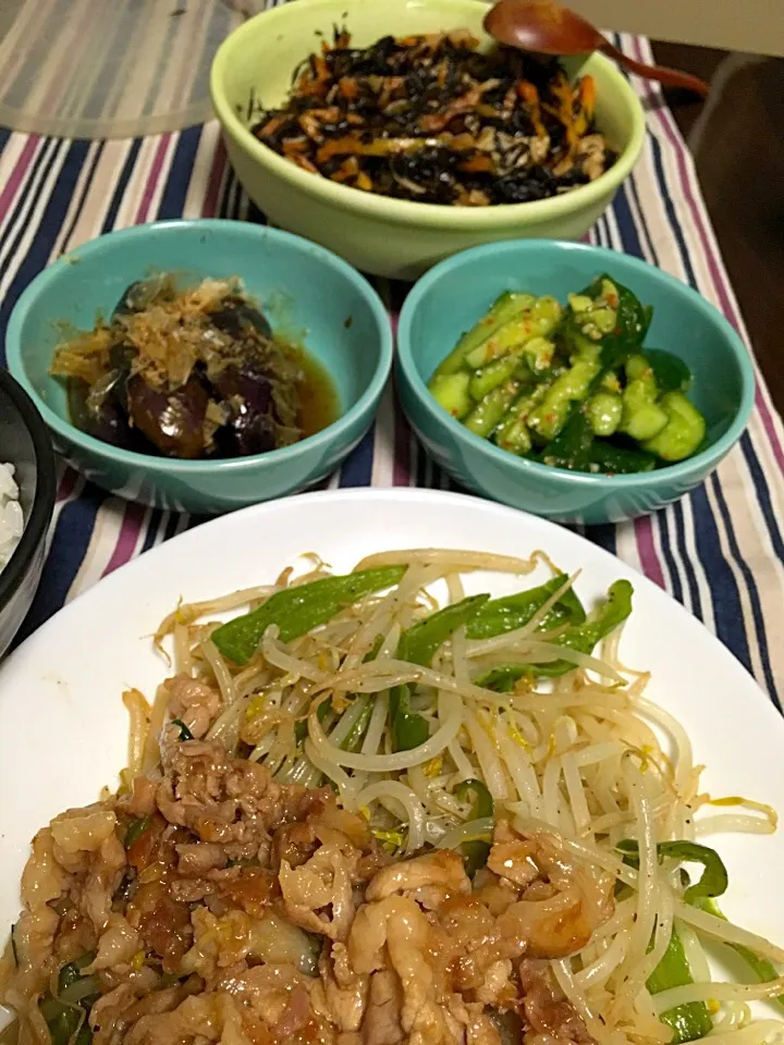 Snapdishの料理写真:豚肉生姜焼き、焼きなす煮びたし、ひじきの煮物、叩ききゅうりキムチ味|もじゅさん