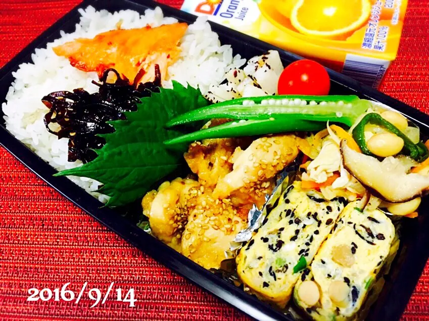 Snapdishの料理写真:鶏むねの甘酢煮 by MyDiningを入れて、まごわやさしいを意識したお弁当〜No.58〜高2息子弁当〜|じゅんけさん