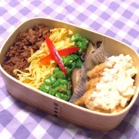 娘弁。
4色丼弁当。チキン南蛮。|本間 礼子さん