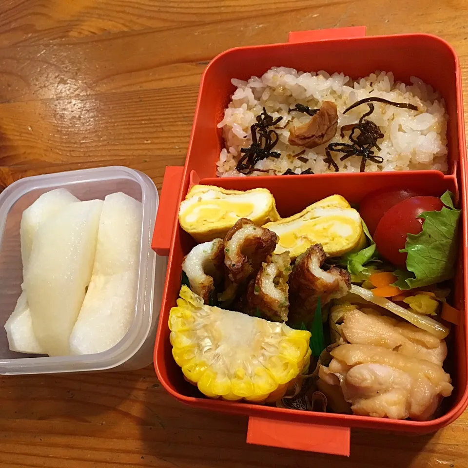 9/14☆通常に戻ったお弁当☆〜鶏すき、ちくわの磯辺揚げ、だし巻き玉子、コーン、プチトマト、梨〜|Satokoさん