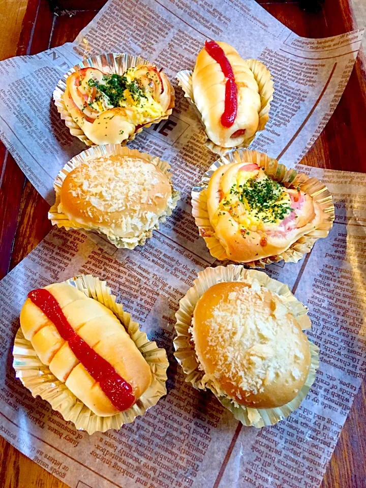 焼きカレーパン🌭ハムロール🍞ウインナーロール☕️|きゅうちゃんさん