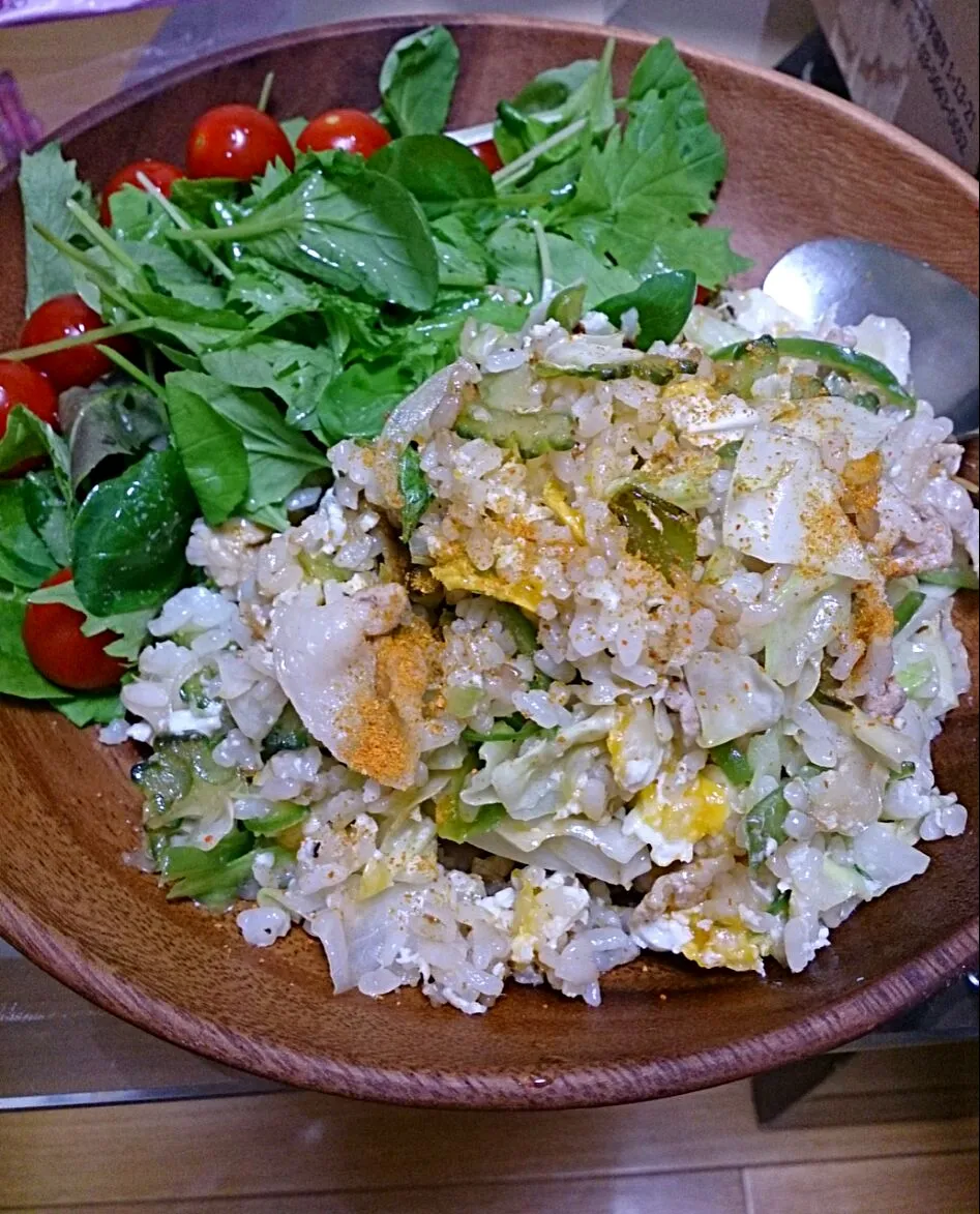 Snapdishの料理写真:野菜たっぷりチャーハン♪|Maho Sanoさん