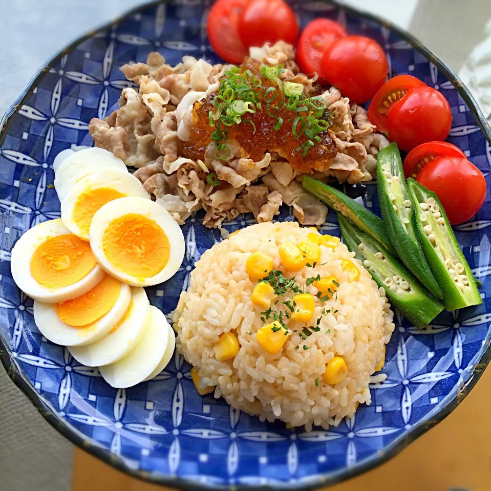 Snapdishの料理写真:今日のランチ（冷しゃぶポン酢ジュレ乗せ、コーンバターライス他）|まゆみクックさん