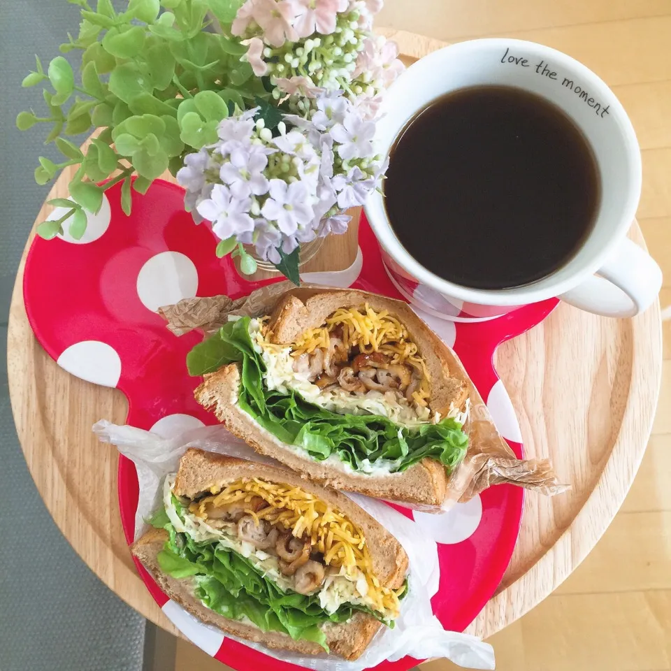 9/14❤︎鶏皮焼き鳥&錦糸卵、クリームチーズ❤︎amoサンド|Makinsさん