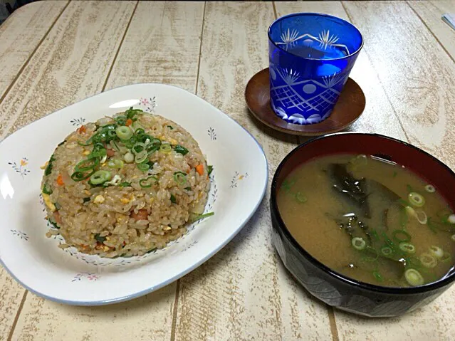 今日の男飯(⌒-⌒; )焼き飯with味噌汁♫|ひーちゃんさん