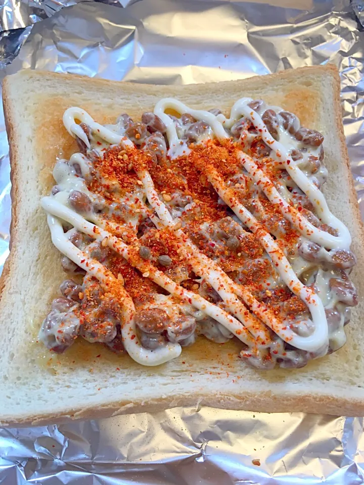 Snapdishの料理写真:納豆マヨトースト🍞☕️|ワキコさん