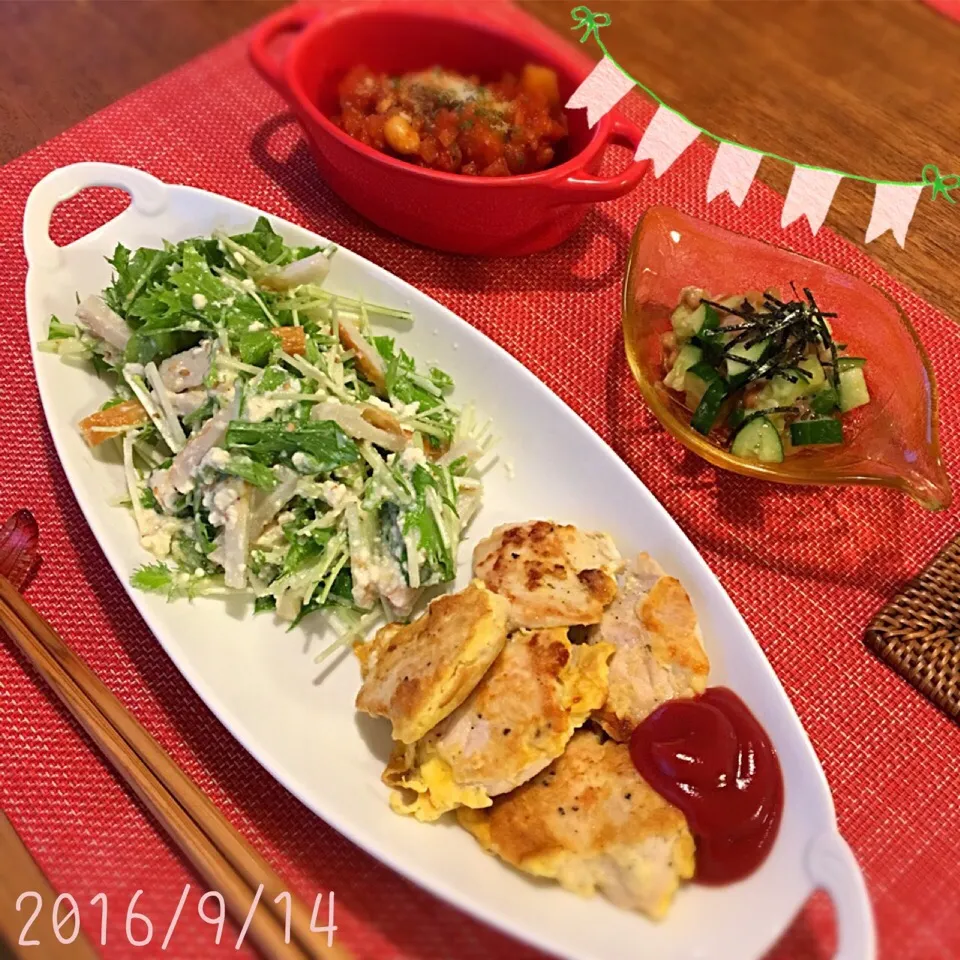 Snapdishの料理写真:ピカタ／鶏むね肉
豆腐とちくわ、水菜のサラダ
ウインナーと大豆水煮缶のトマト煮込み
梅きゅうり納豆|𓇼 Ⓢ Ⓗ Ⓘ Ⓝ Ⓞ Ⓑ Ⓤ 𓇼さん