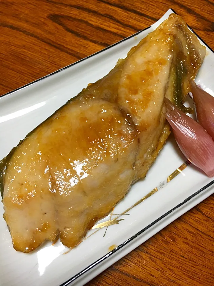 Snapdishの料理写真:ふっくらやわらかになる！ブリの照り焼き レシピ・作り方 by みいやんやねん。｜楽天レシピ|あず☆彡さん