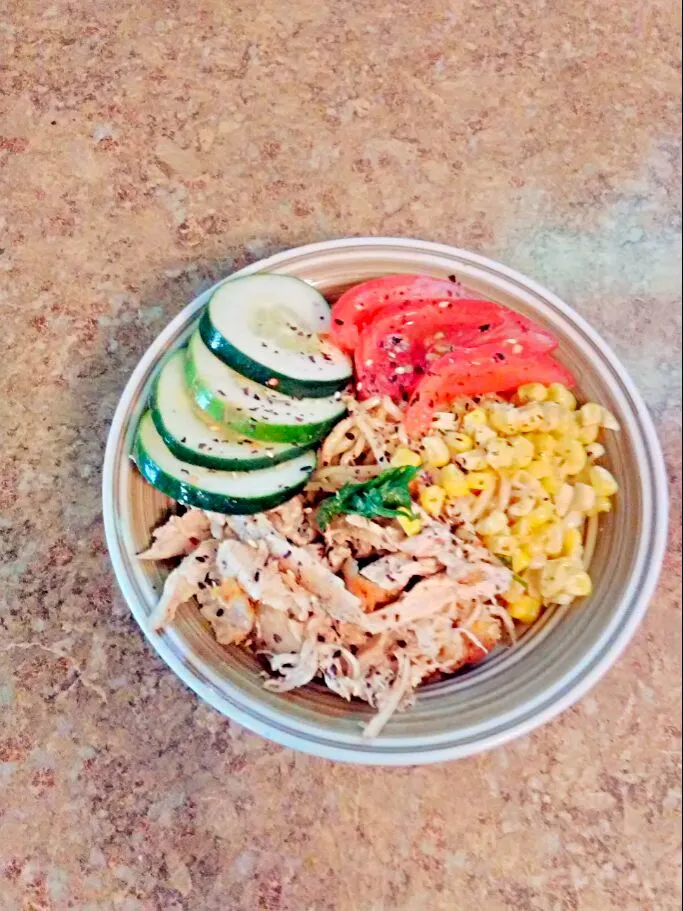 Chilled Chicken Ramen with Spicy Peanut Sauce, and Summer Veggies.|bethさん