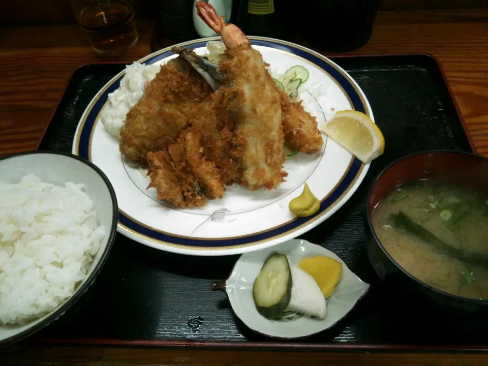 Snapdishの料理写真:『沼津港ずう ミックスフライ定食』|seri-chanさん