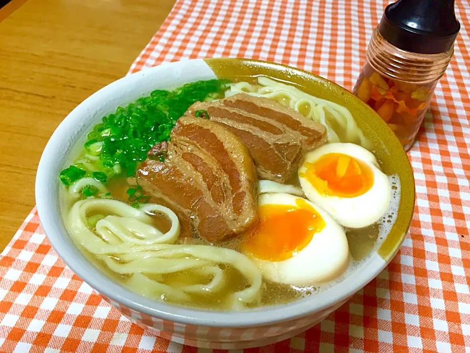 朝からがっつり、三枚肉そば〜♪|あんちゃんさん