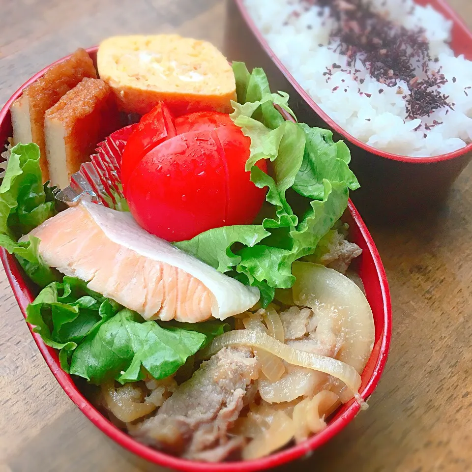 今日のお弁当
・豚生姜焼
・茹で塩シャケ
・出汁巻
・さつま揚げの甘煮
・ミディトマト|akiさん