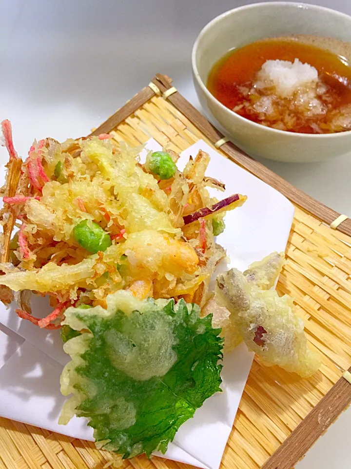 Snapdishの料理写真:エビと野菜かき揚げ|Mayumi Konishiさん