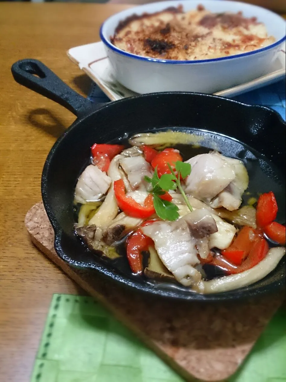 Snapdishの料理写真:スキレットで★カジキとエリンギのアヒージョ|Reikoさん