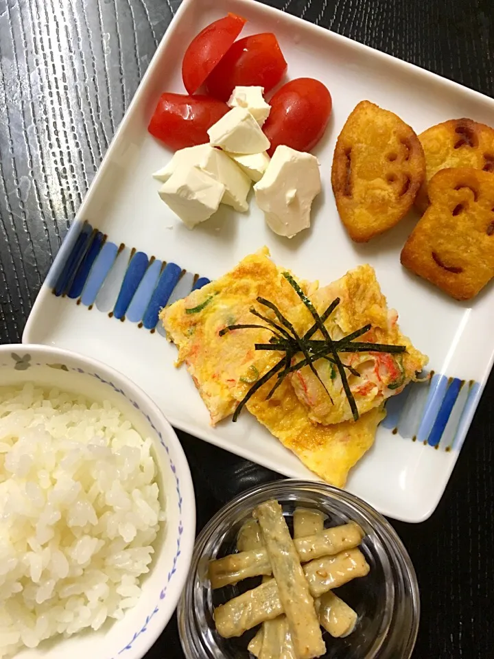 かに玉、アンパンマンポテト、ミニトマト、クリームチーズ、ごぼうの味噌マヨ和え、ご飯

#ムスメご飯|mossan＠OSAKAさん