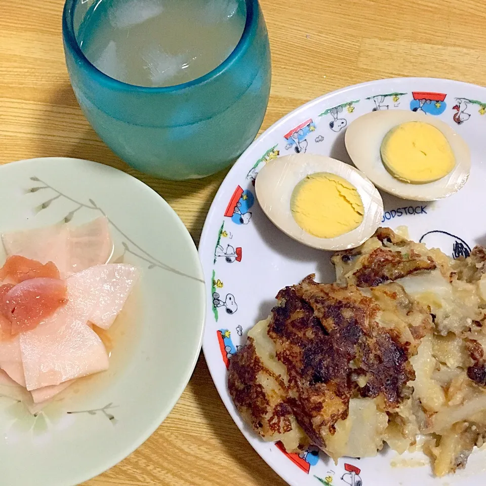 豆腐でふわふわ焼き (柔らかすぎて形ととのわず、、、) 味つきたまご 大根の梅酢漬け 桃梅酒と共に|あきえさん