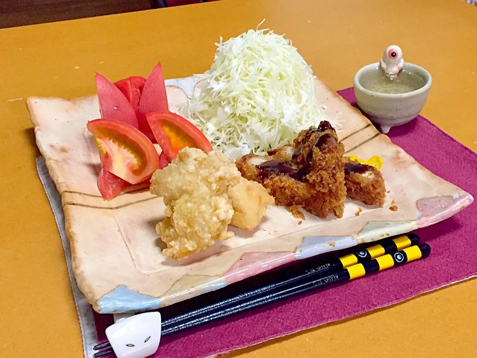 Snapdishの料理写真:鶏肉の塩唐揚げと豚カツ!  (^-^)|Kei Satoさん