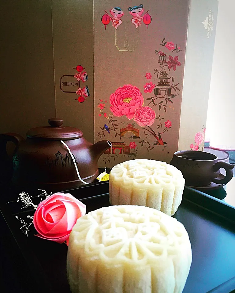 wishing a merryMid-AutumnFestival -bliss and happiness 🙏🏼 皓月闪烁，星光闪耀，中秋佳节，美满快乐! (Snowskin Mao Shang Wang Durian - Goodwood Park Hotel|Tari's Kitchenさん