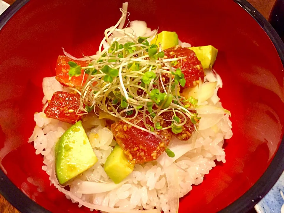 マグロとアボカド丼|みぃさん