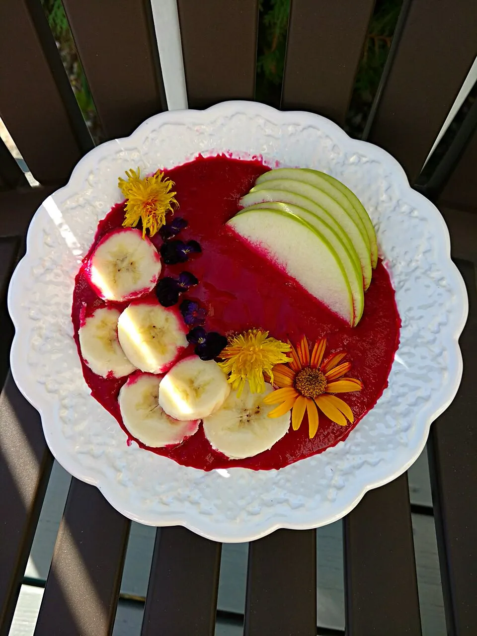 Homemade beet and raspberries Smoothie bowl|paulaさん