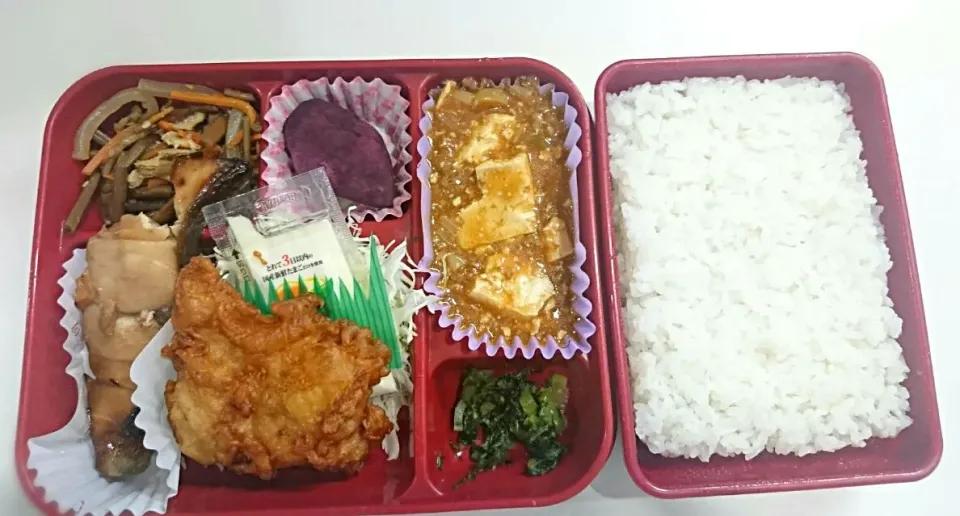 09/16 玉子屋弁当(450円)
 若鶏唐揚(マヨネーズ添え)
 青ひらすの照焼　麻婆豆腐
 ぜんまい田舎煮　ミニおさつ
  千切キャベツ
"ゆうじ."さんにつられて投稿します(笑)|津田 健次 Kenji Tsudaさん