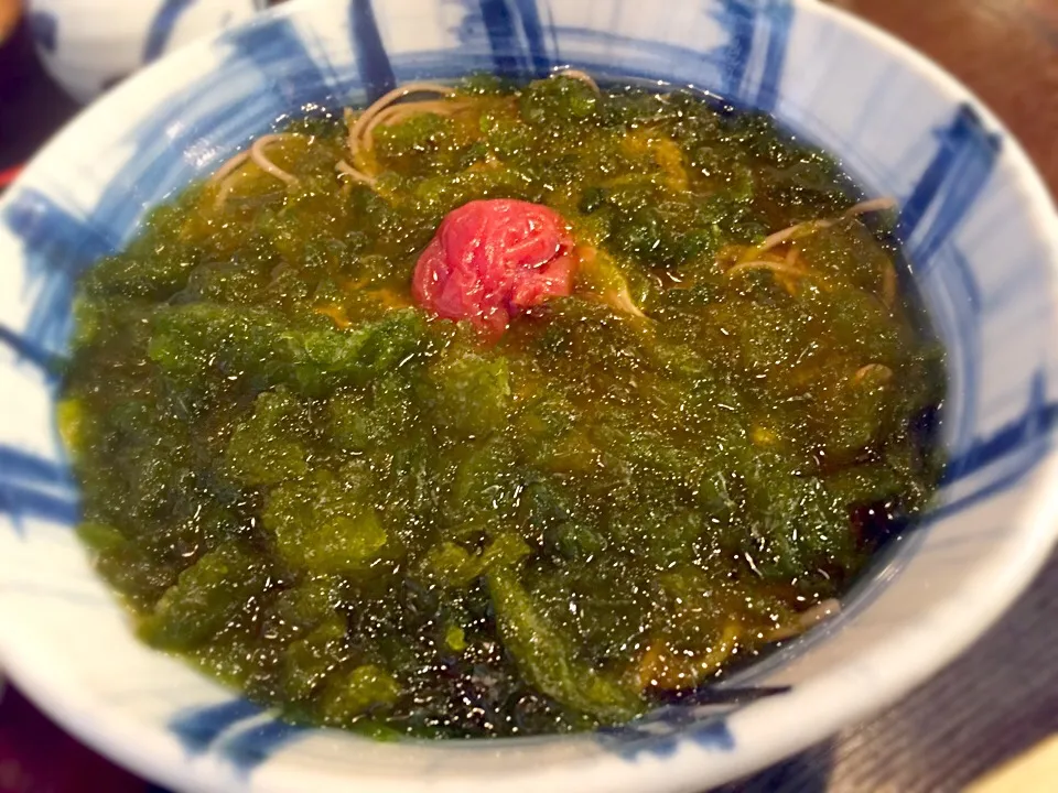 昼餉は青さのり＆梅干蕎麦🍜
朝昼と蕎麦が続いたが…まさか夕餉まで蕎麦だったりして😱|にゃあ（芸名）さん