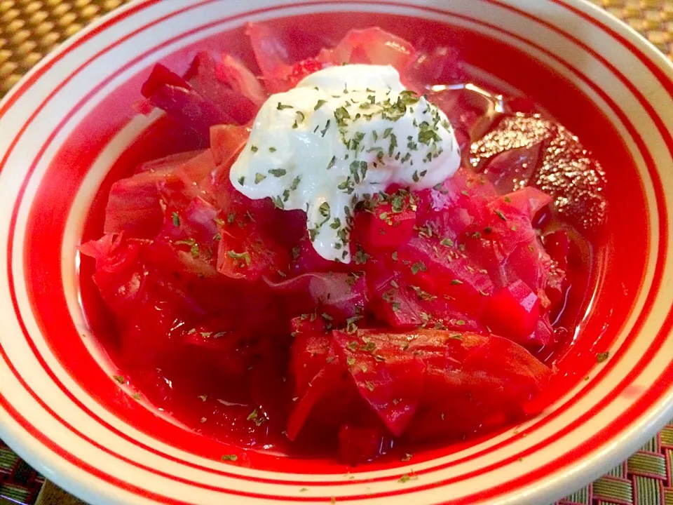 борщ<Borscht>♨️ﾎﾞﾙｼﾁ  (代表的ﾛｼｱｽｰﾌﾟ)|🌈Ami🍻さん