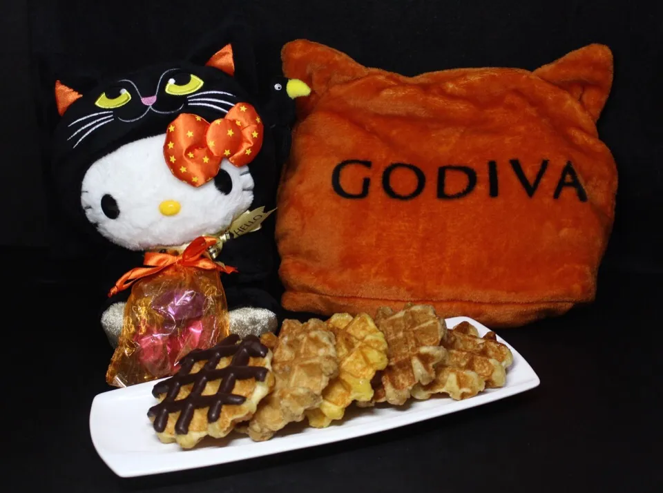 Snapdishの料理写真:GODIVAのキティーちゃん ワッフル
たまには妻もお休みで、キティーちゃんを買いに友達と買い物に😄|Hiroshi  Kimuraさん