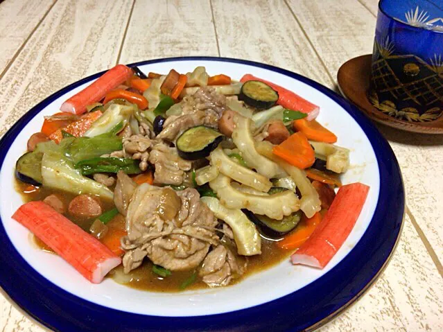 今日の男飯(⌒-⌒; )カレーをリメイク野菜炒め♫|ひーちゃんさん