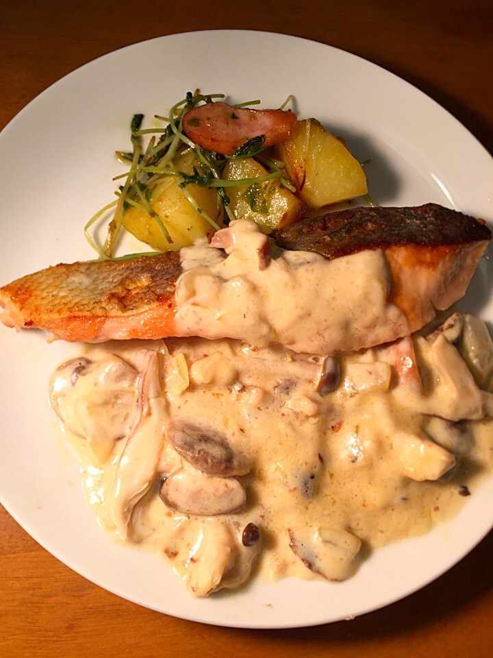 秋鮭のムニエル きのこクリームソース 骨粗しょう症予防 Miki Snapdish スナップディッシュ Id Wdf8pa