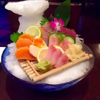 Snapdishの料理写真:assorted sashimi 🍣|proudaさん