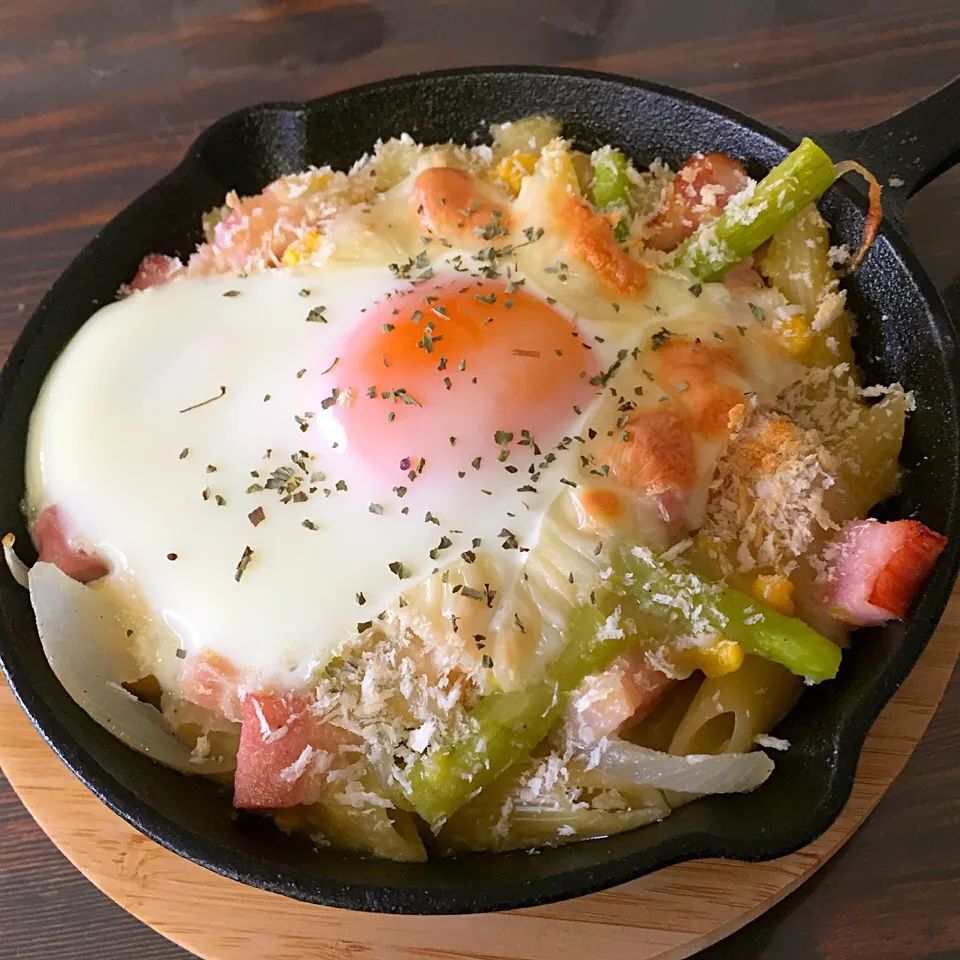 Snapdishの料理写真:スキレットdeペンネグラタン😋😋😋|いしくん。（たまご王子🥚🐣🐥🐔）さん