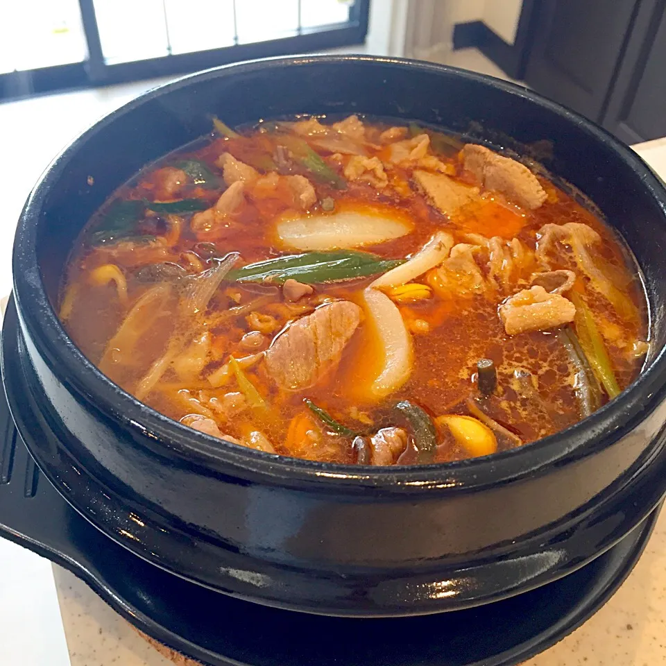 Snapdishの料理写真:名古屋の韓国食材屋さん「ナリタ」の「冷凍ホルモンスープ✨」|ヨッチャンさん