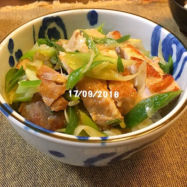 ネギ塩鶏丼🐔|友さん