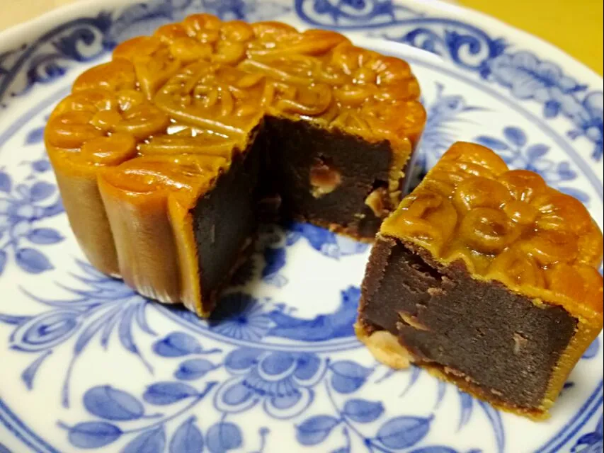 これで最後
三夜連続の月餅🎑
純正紅豆沙月
pure red bean paste mooncake|korinoさん