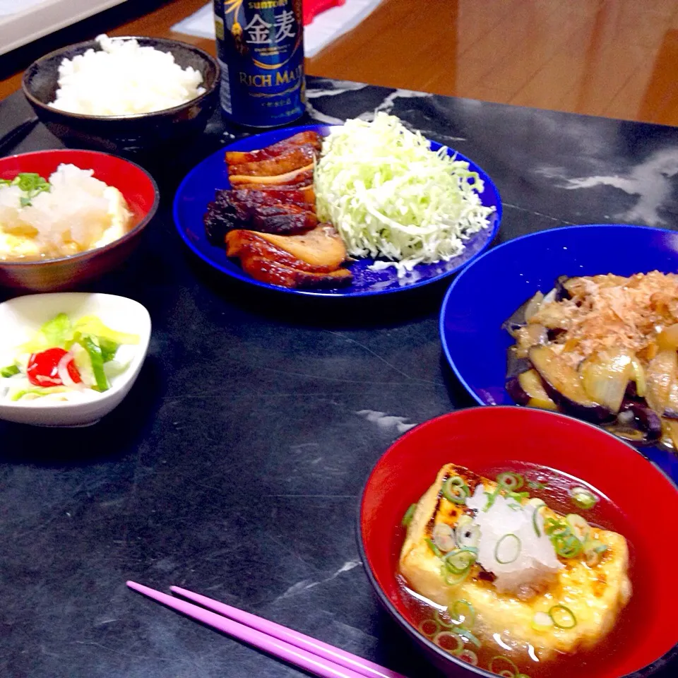 焼きチャーシュー
ナスと玉ねぎの炒め物
揚げだし豆腐
色々野菜のお漬物|みかさん