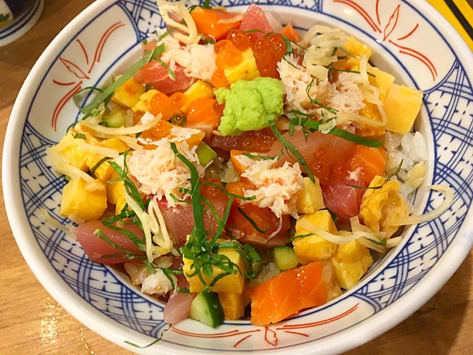 海鮮ちらし丼|はっちぃさん