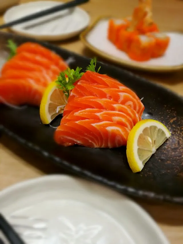 salmon sashimi|danial anisさん