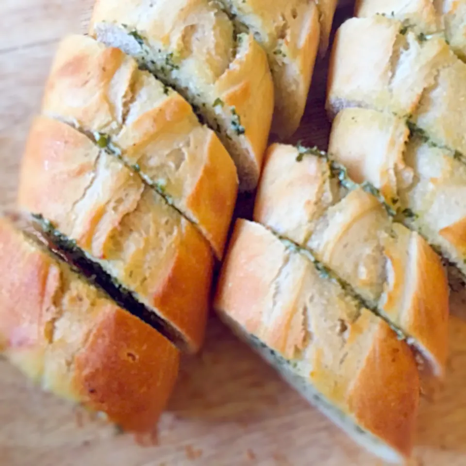 Garlic Bread to start|lucyhummerstoneさん