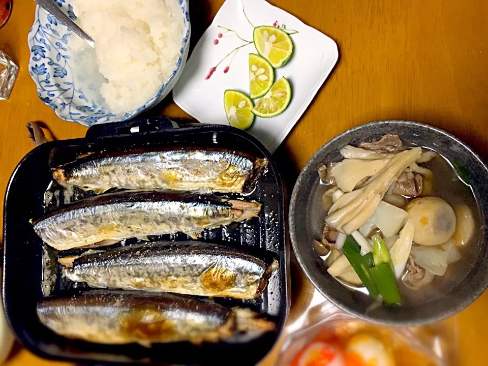 秋を感じる食卓✌️秋刀魚と芋煮😊❤️最高〜！！|禄 恵さん