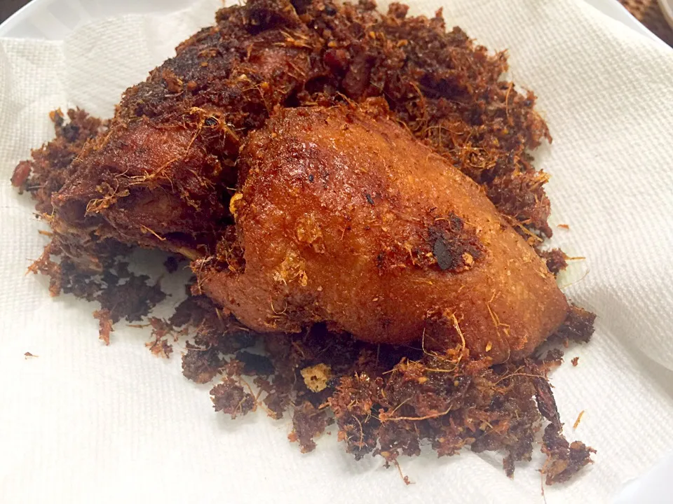 Snapdishの料理写真:Bebek goreng serundeng|yeni kartikasariさん