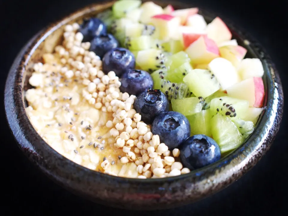 Sweet potato oats with fruits and quinoa pops|coxiella24さん