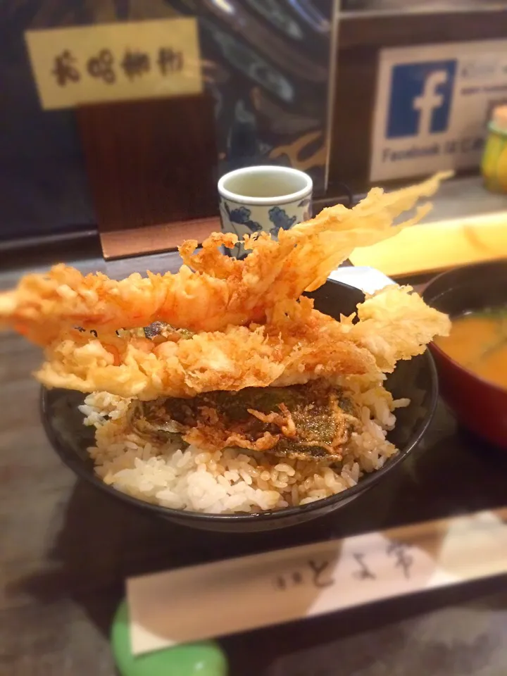 別府 とよ常さんにて 特上天丼|ナナさん