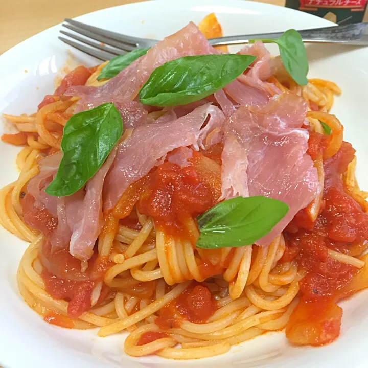 生ハムのトマトソースパスタ|すしさん