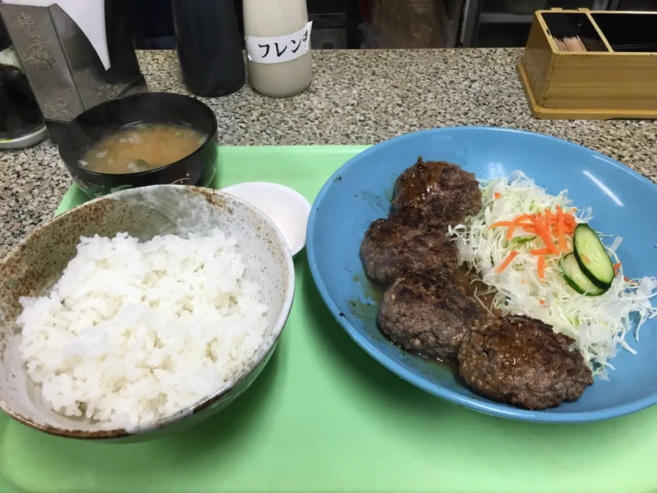 肉増しハンバーグ定食|PegaOさん