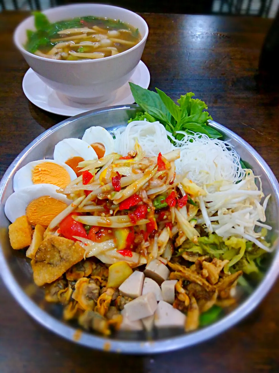 ทานข้าวกันค่ะ #spicysalad # spicymushroomsoup|Punsharasさん